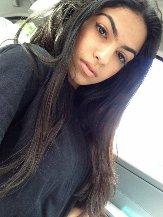 Busty NRI Bebe Nude Selfies (3).jpg