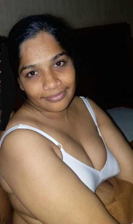 Busty Mature Bhabhi Nude Photos (3).jpg