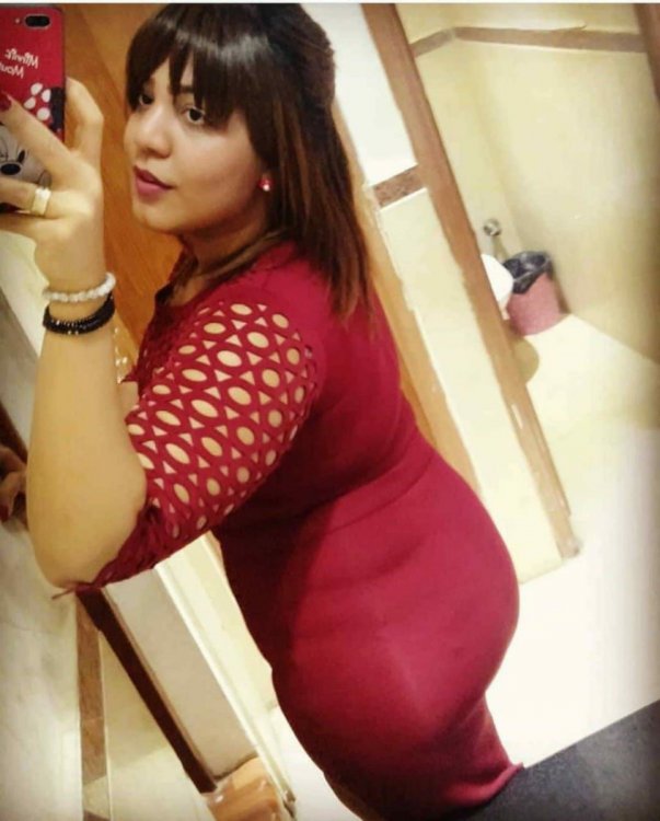 Busty Big Ass Girl (1).jpg