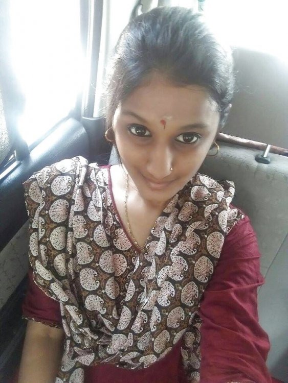 Cute Slim Tamil Girl (1).jpg