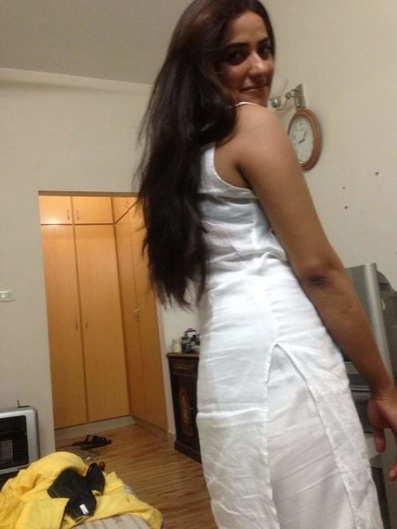 Paki Mature Girl Showing Boobs & Big Ass (6).jpg