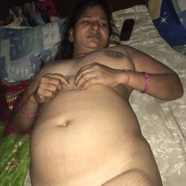 Aunty.jpg.87a4389ec7241b912afc906eb4a59447.jpg