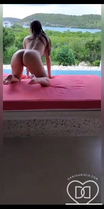 vlcsnap-2021-08-05-19h34m04s217.png.9fef0fcb287cad8082ebc5fc57d6c52e.png