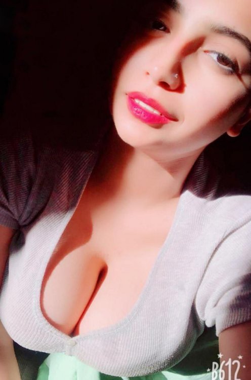 41_Gorgeous Girl.jpg