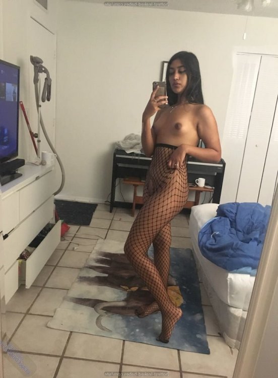 indian-girl-nude-pose.jpg