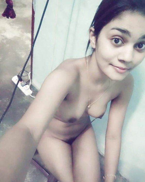 Indian-girl-natural-tits-pics-4.jpg