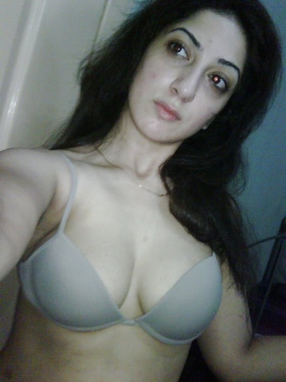 FF_BustyBPaki (8).jpg