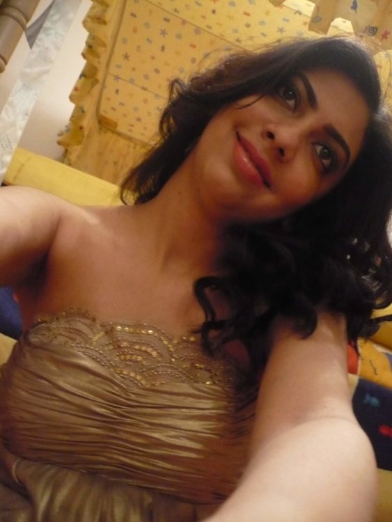 Hot Punjabi NRI Girl (5).jpg