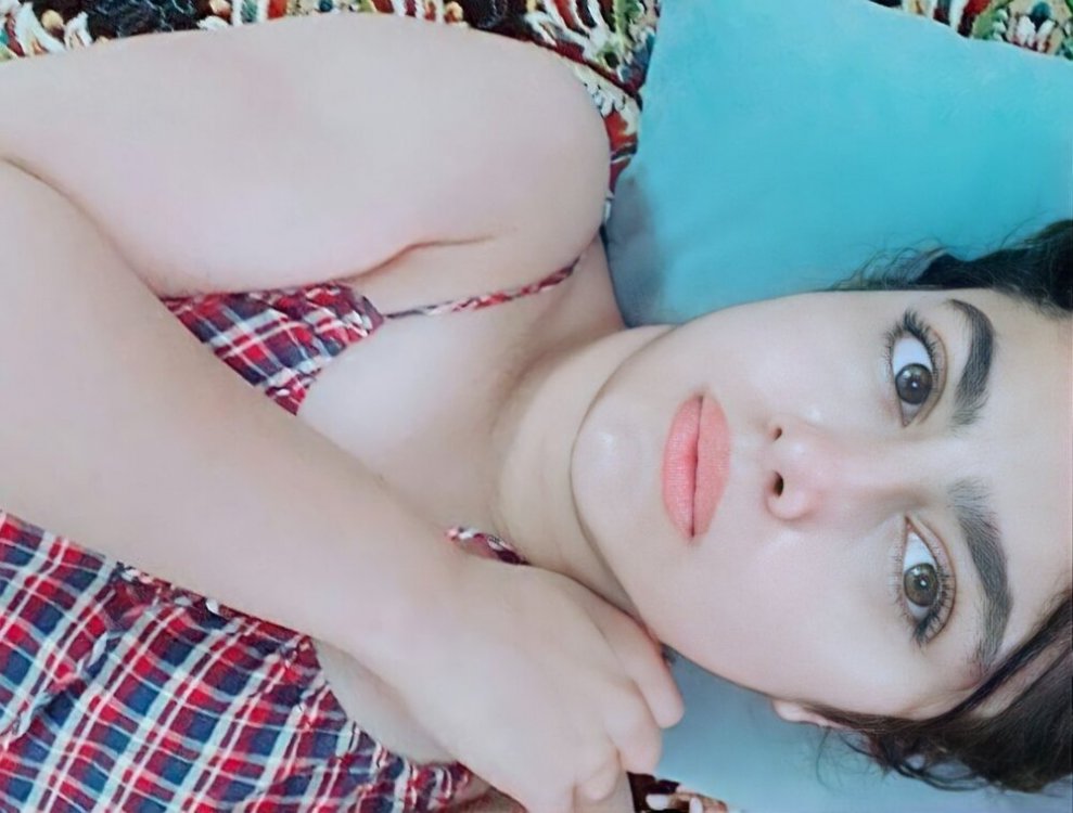 522231451_MilkyBeautySelfie02.thumb.jpg.f25205a4164cd60a81ec6daee10a2bc1.jpg